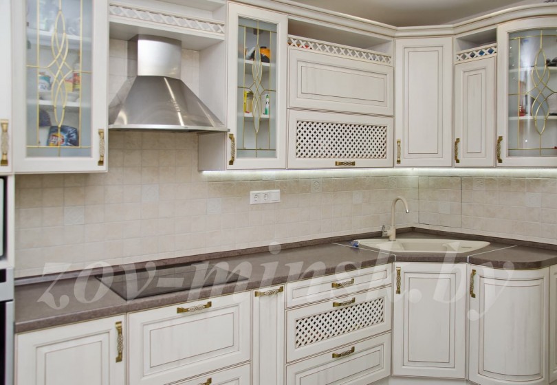 Кухня ЗОВ Канзас с рамочными фасадами